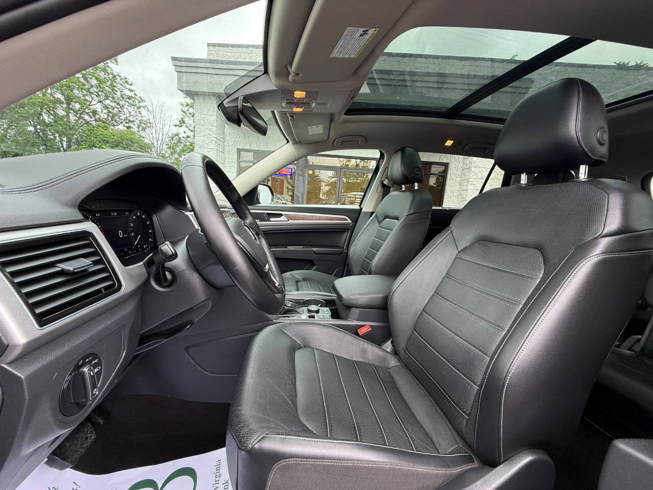 Used 2018 Volkswagen Atlas SEL Premium AWD/4WD image 16