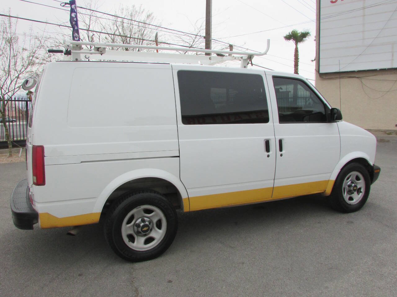 Used 2004 Chevrolet Astro image 3