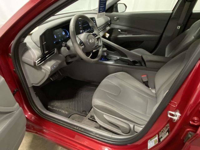 Certified 2025 Hyundai Elantra Sport image 12