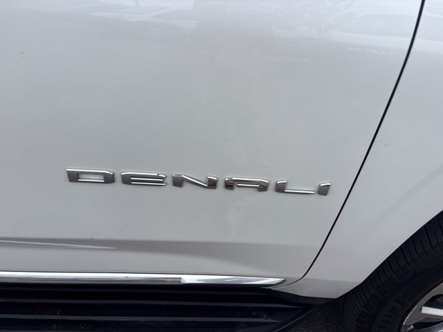Used 2023 GMC Yukon Denali w/ Advanced Technology Package AWD/4WD image 12
