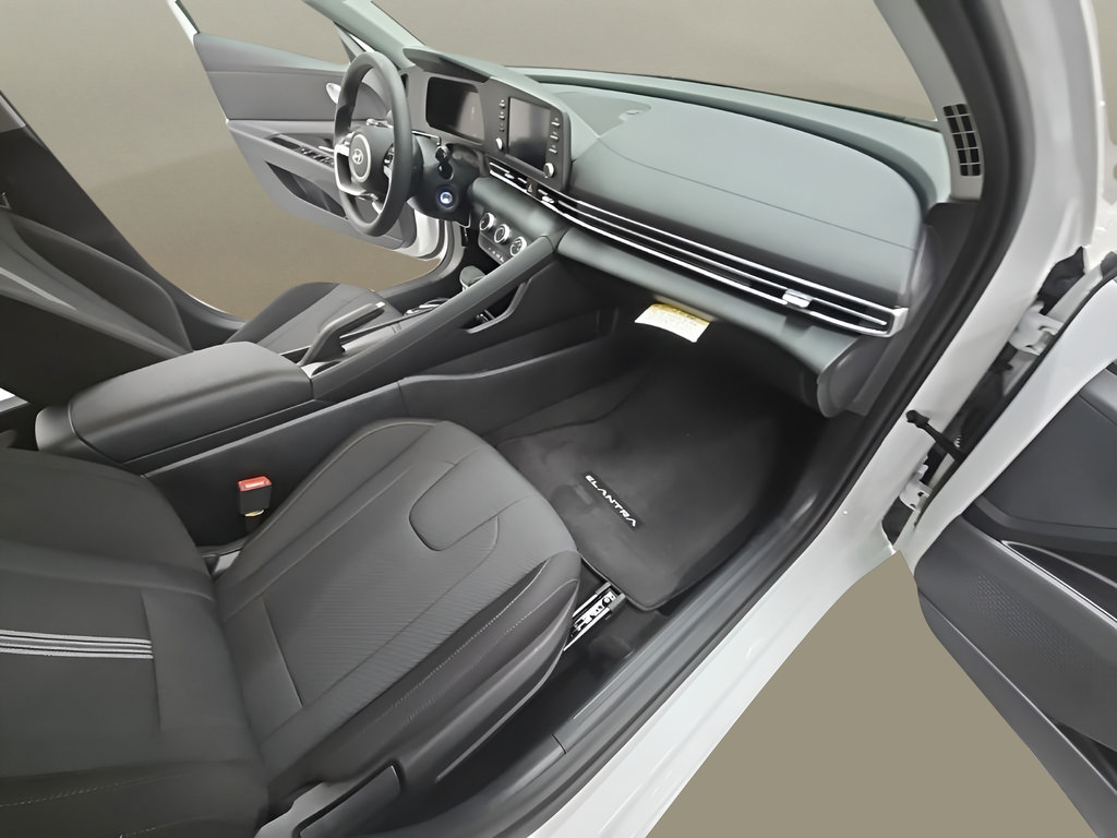 New 2026 Hyundai Elantra SE FWD image 25