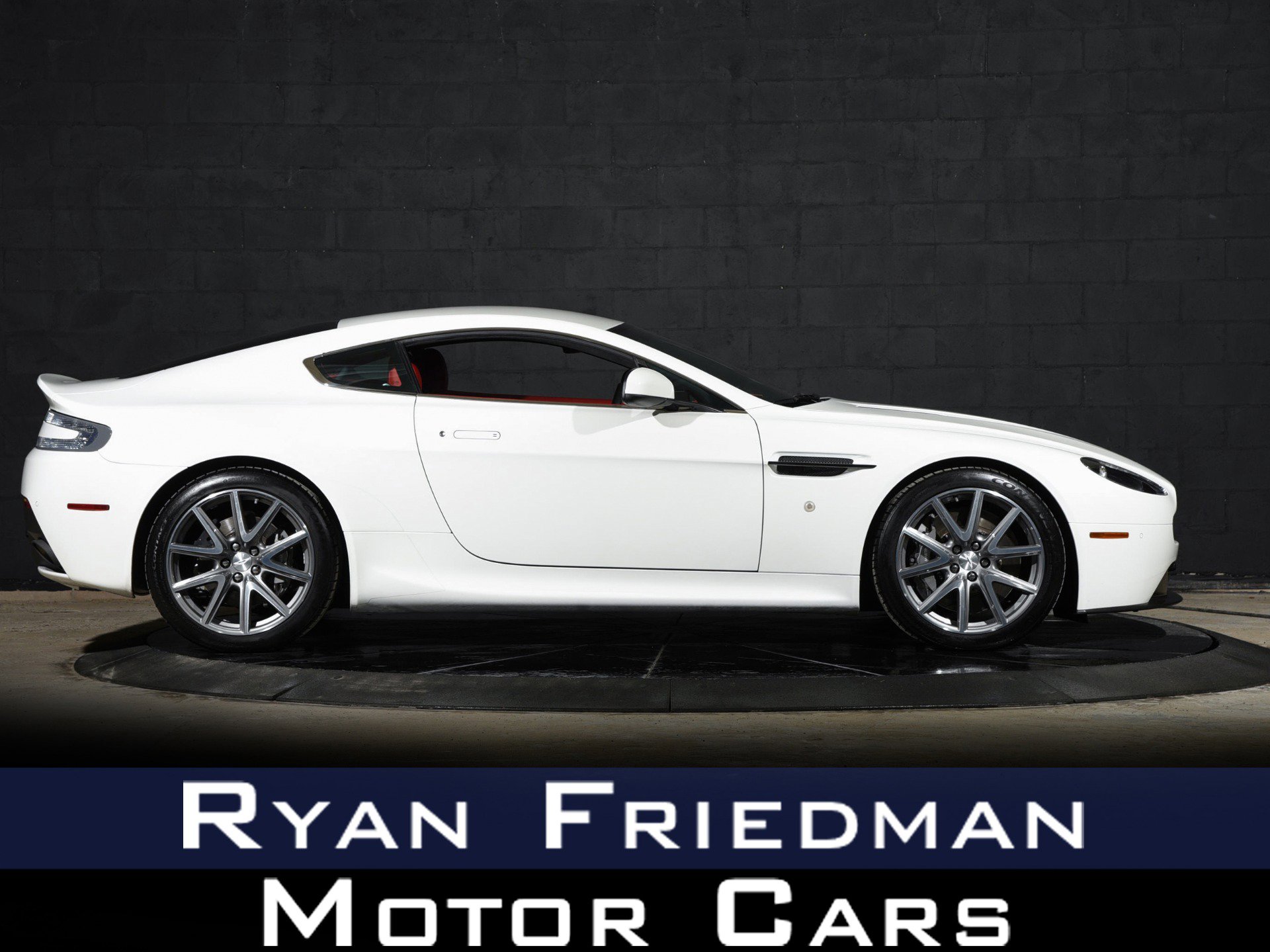 Used 2013 Aston Martin V8 Vantage Coupe image 1