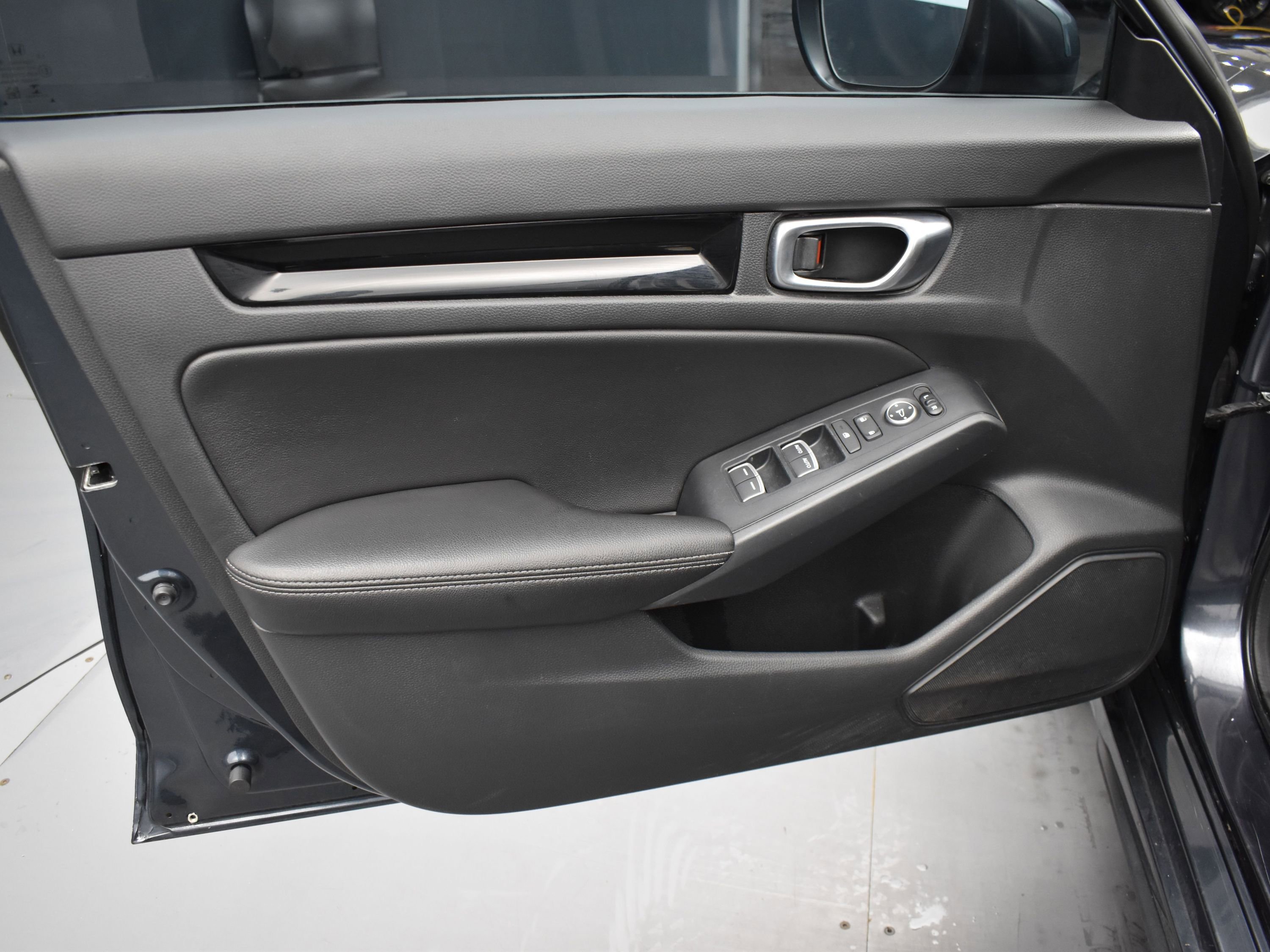 Used 2023 Honda Civic EX-L image 12