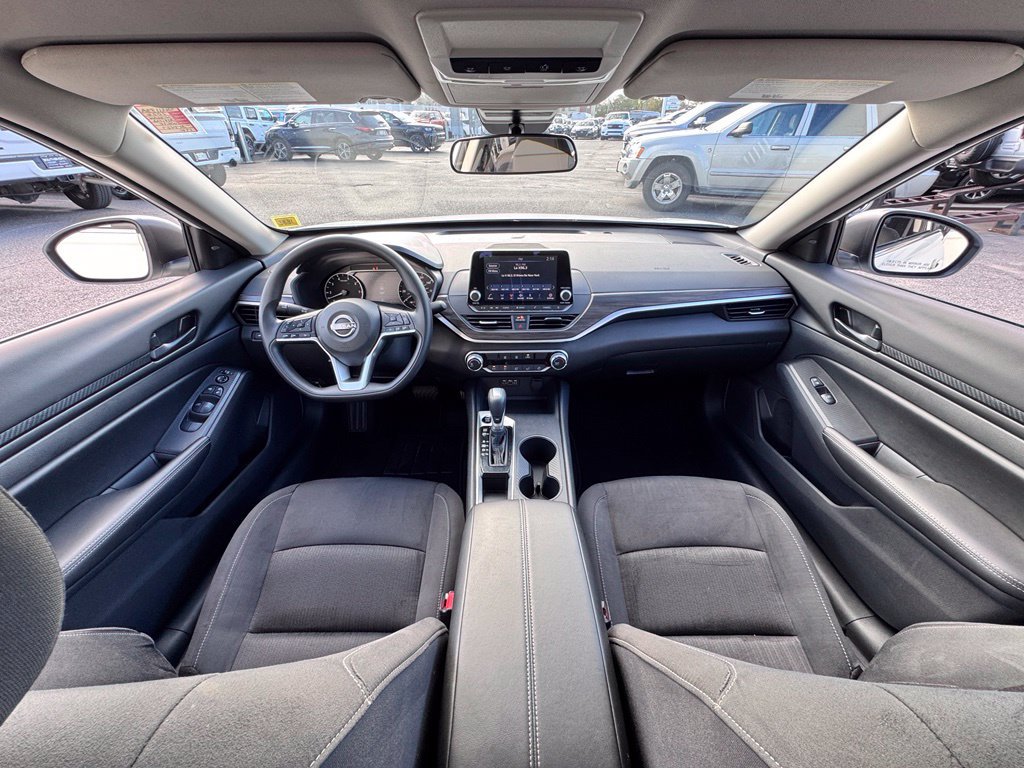 Used 2026 Nissan Altima 2.5 SV FWD image 24
