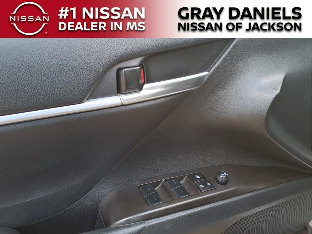 Used 2023 Toyota Camry LE image 10