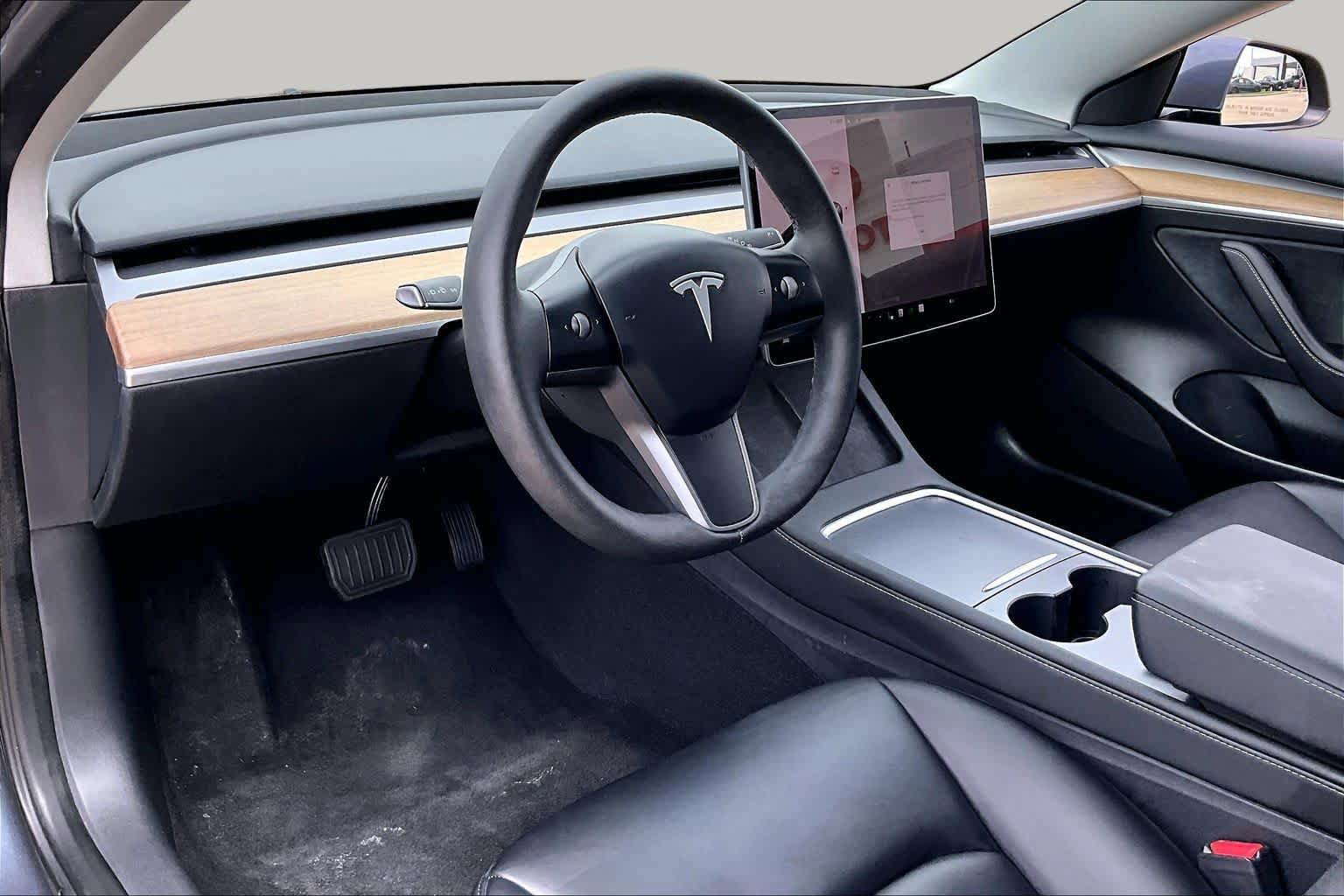 Used 2023 Tesla Model 3 Standard Range RWD image 16