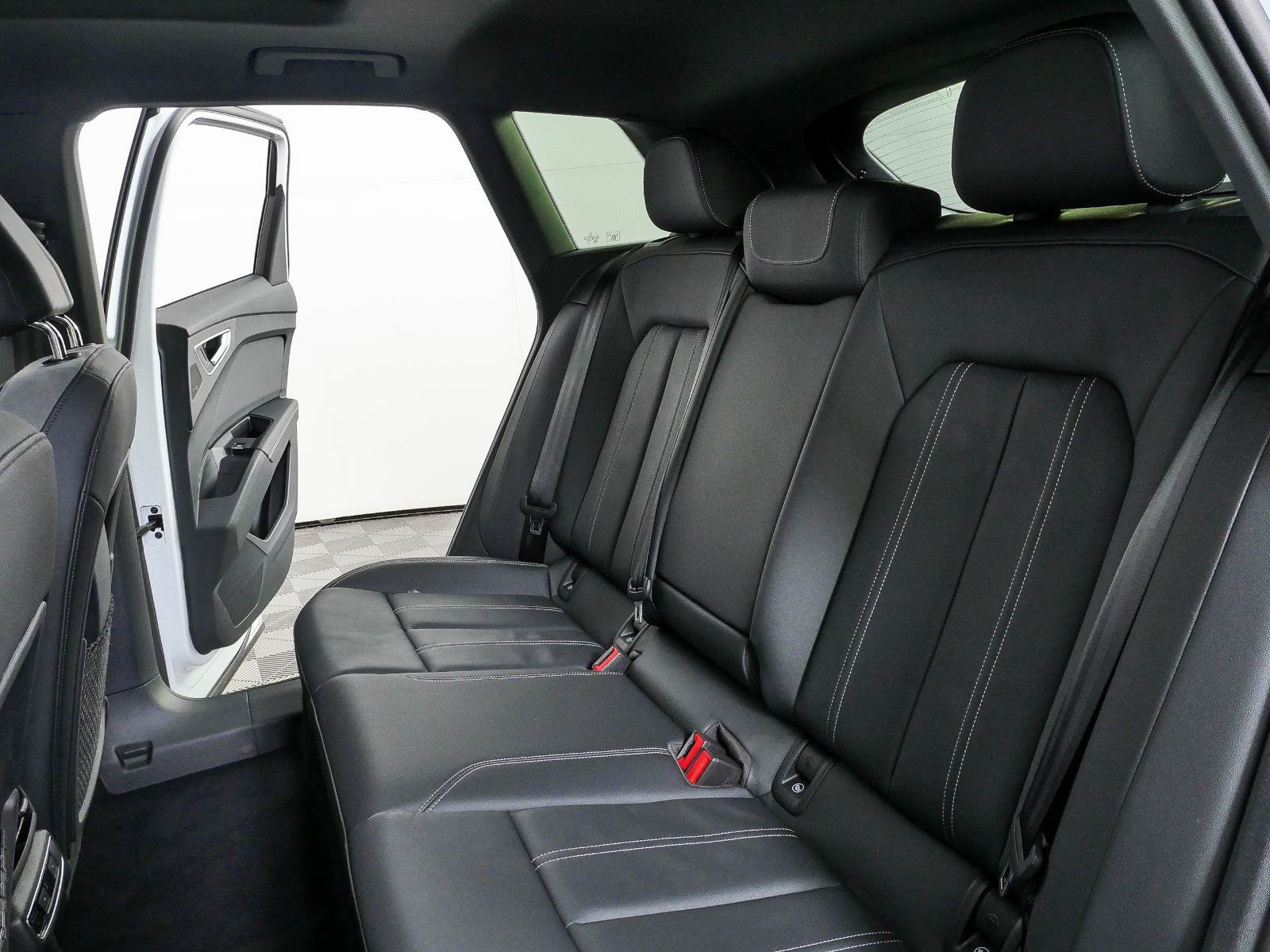 Used 2023 Audi Q4 e-tron Prestige AWD/4WD image 20