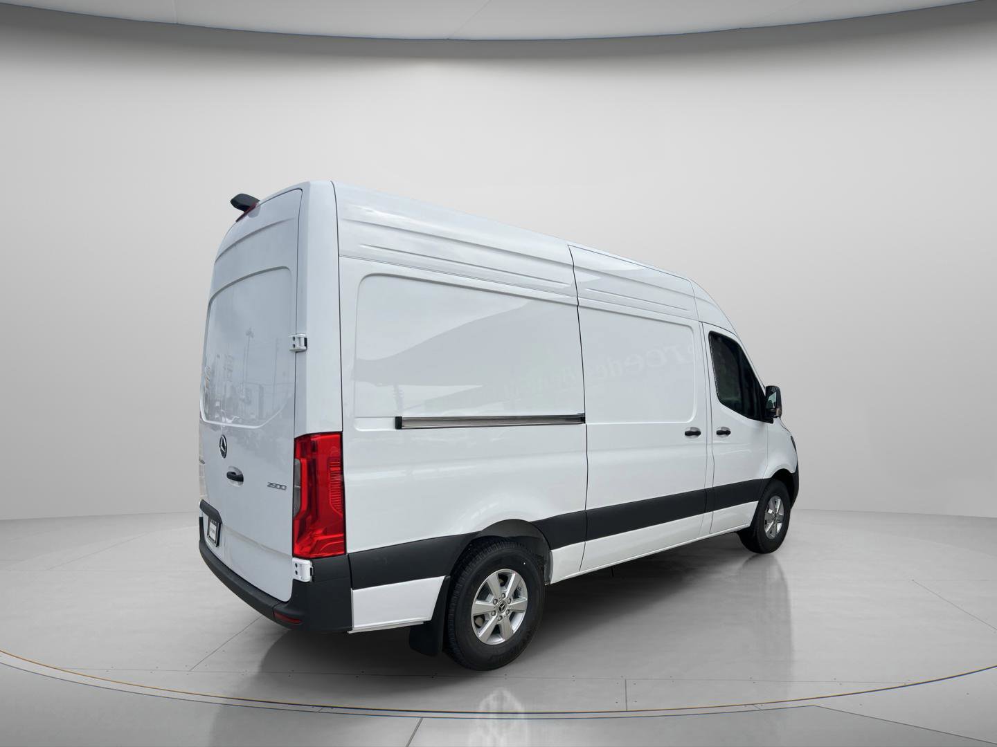 Used 2024 Mercedes-Benz Sprinter 2500 image 8