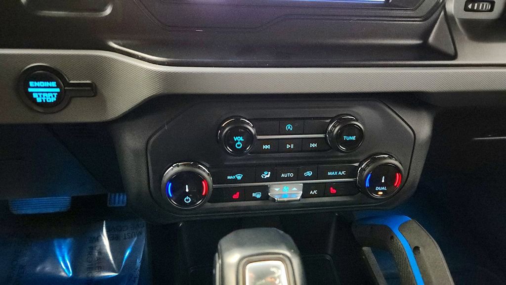 Used 2022 Ford Bronco Black Diamond image 17