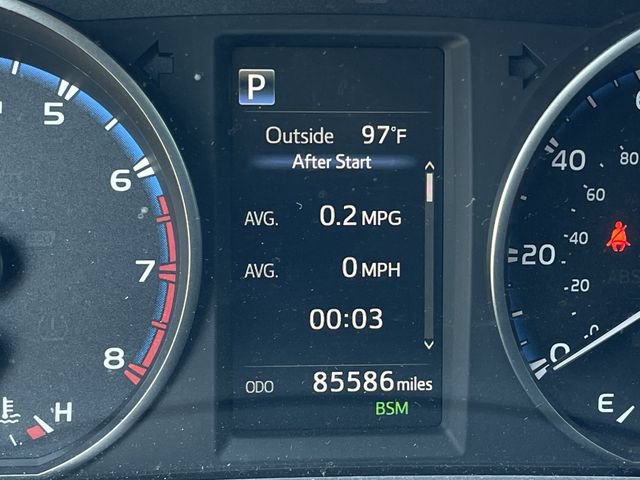 Used 2018 Toyota RAV4 XLE w/ Plus Extra Value Package FWD image 12