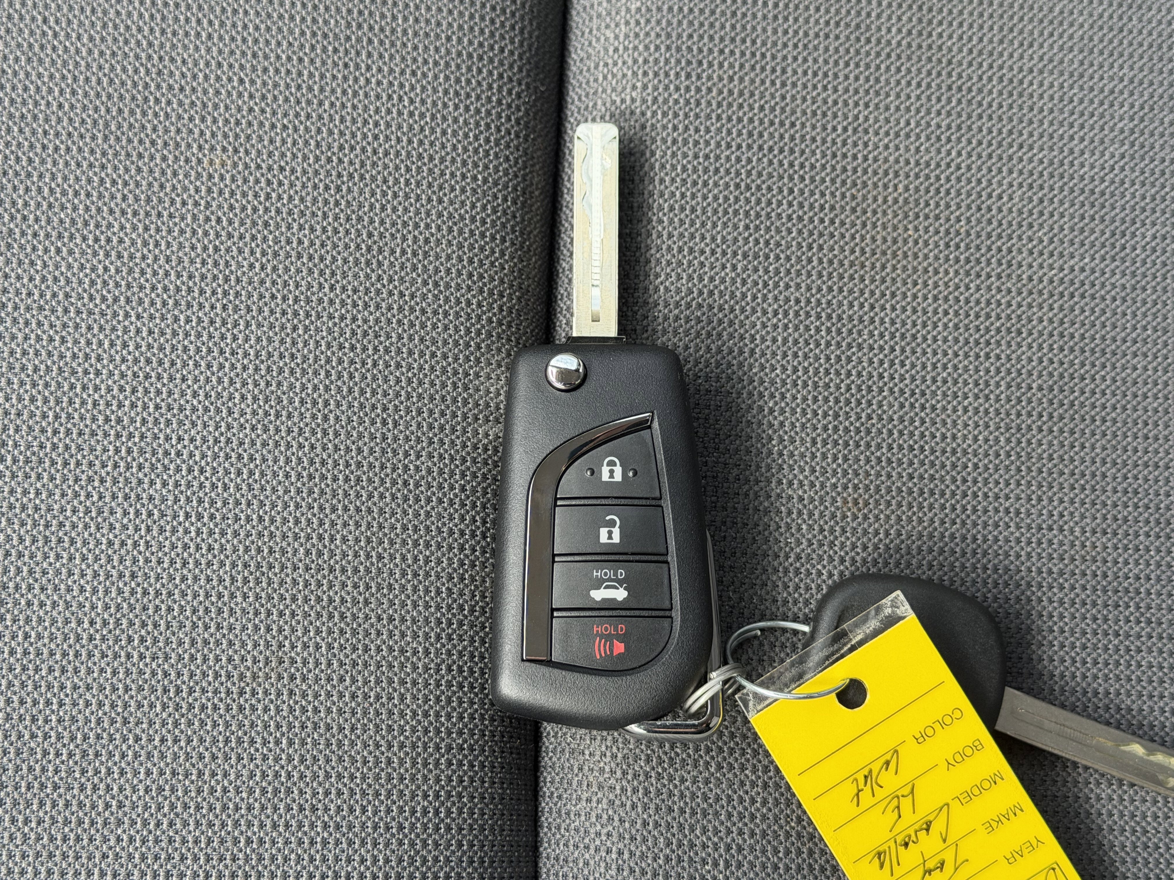 Used 2025 Toyota Corolla LE image 30