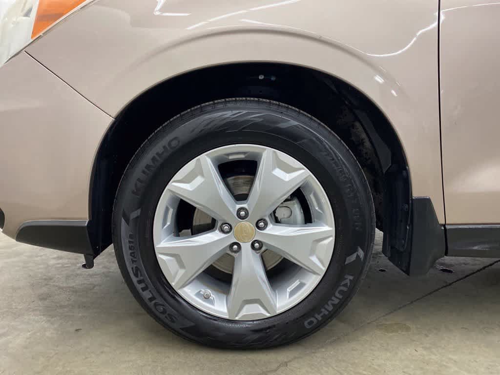 Used 2014 Subaru Forester 2.5i Touring AWD/4WD image 10