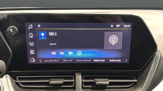 Used 2025 Chevrolet Trax LT FWD image 14