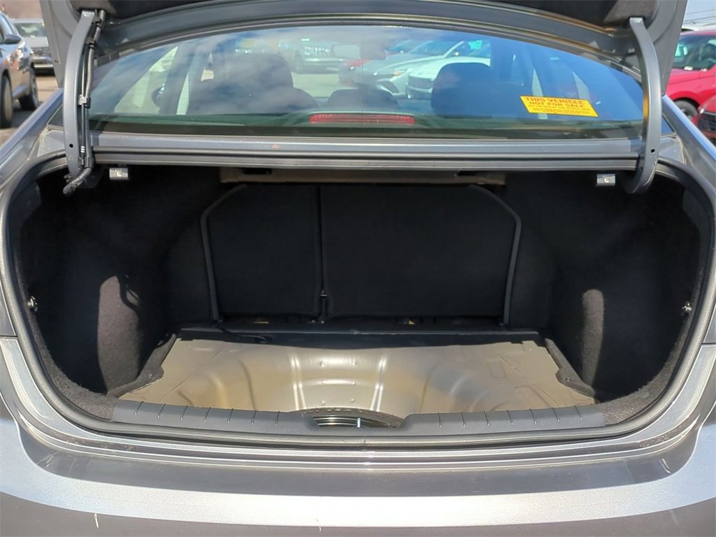 Used 2020 Hyundai Elantra SE w/ Cargo Package (C1) image 24