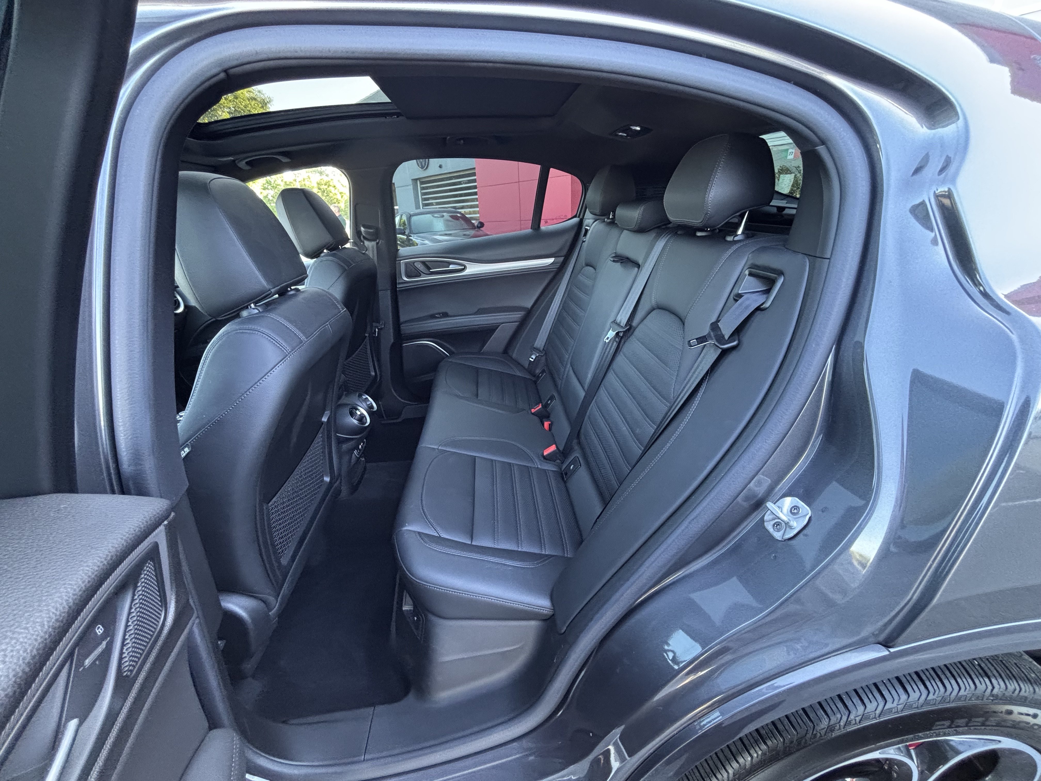 Certified 2023 Alfa Romeo Stelvio Veloce AWD/4WD image 41
