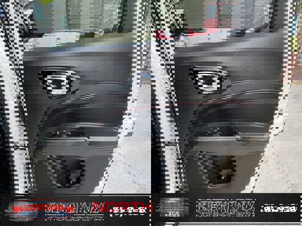 Used 2024 Jeep Compass Trailhawk image 24