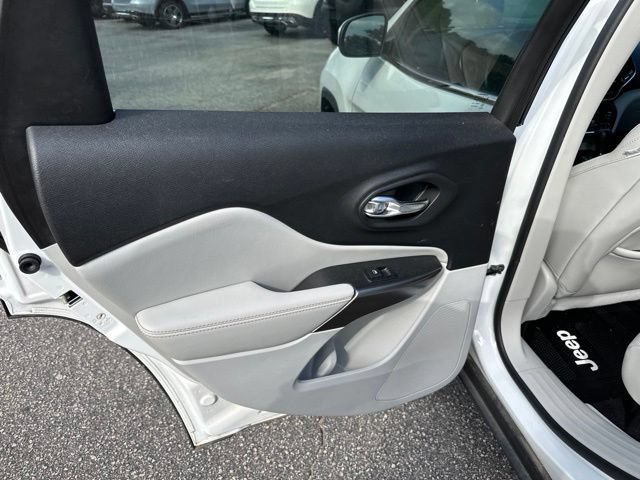 Used 2021 Jeep Cherokee Limited FWD image 10