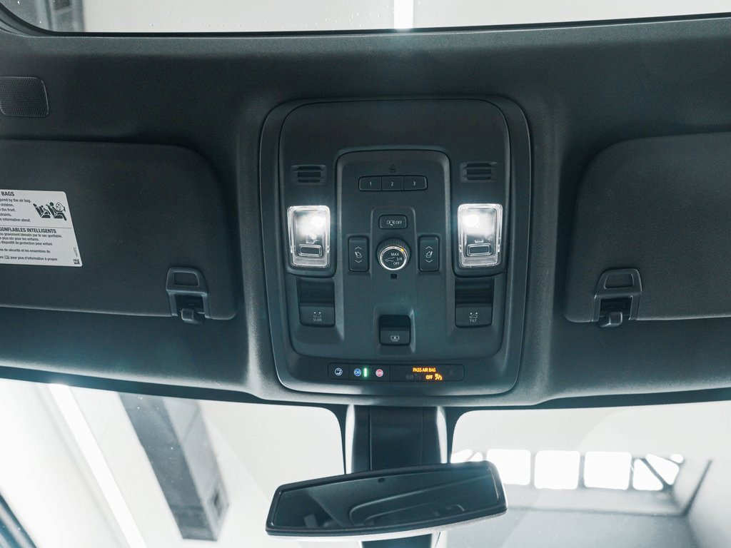 Used 2022 Chevrolet Suburban RST w/ Sport Performance Package image 41