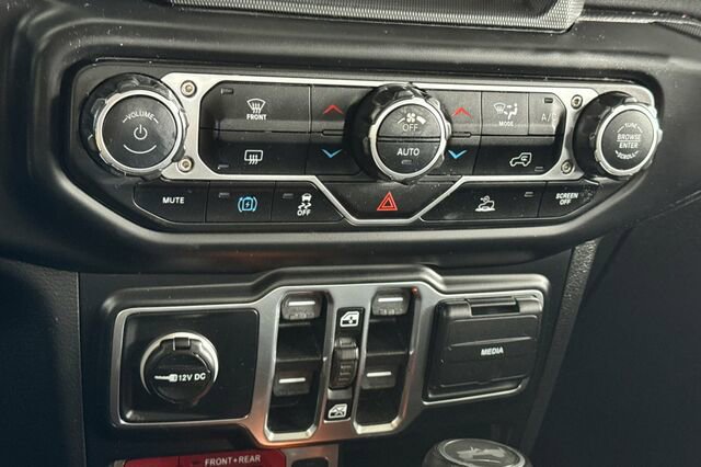 Used 2023 Jeep Wrangler Unlimited Rubicon 4xe AWD/4WD image 18