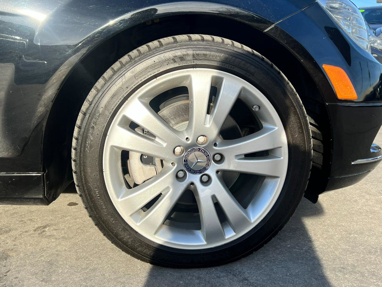 Used 2010 Mercedes-Benz C 300 Sedan image 34