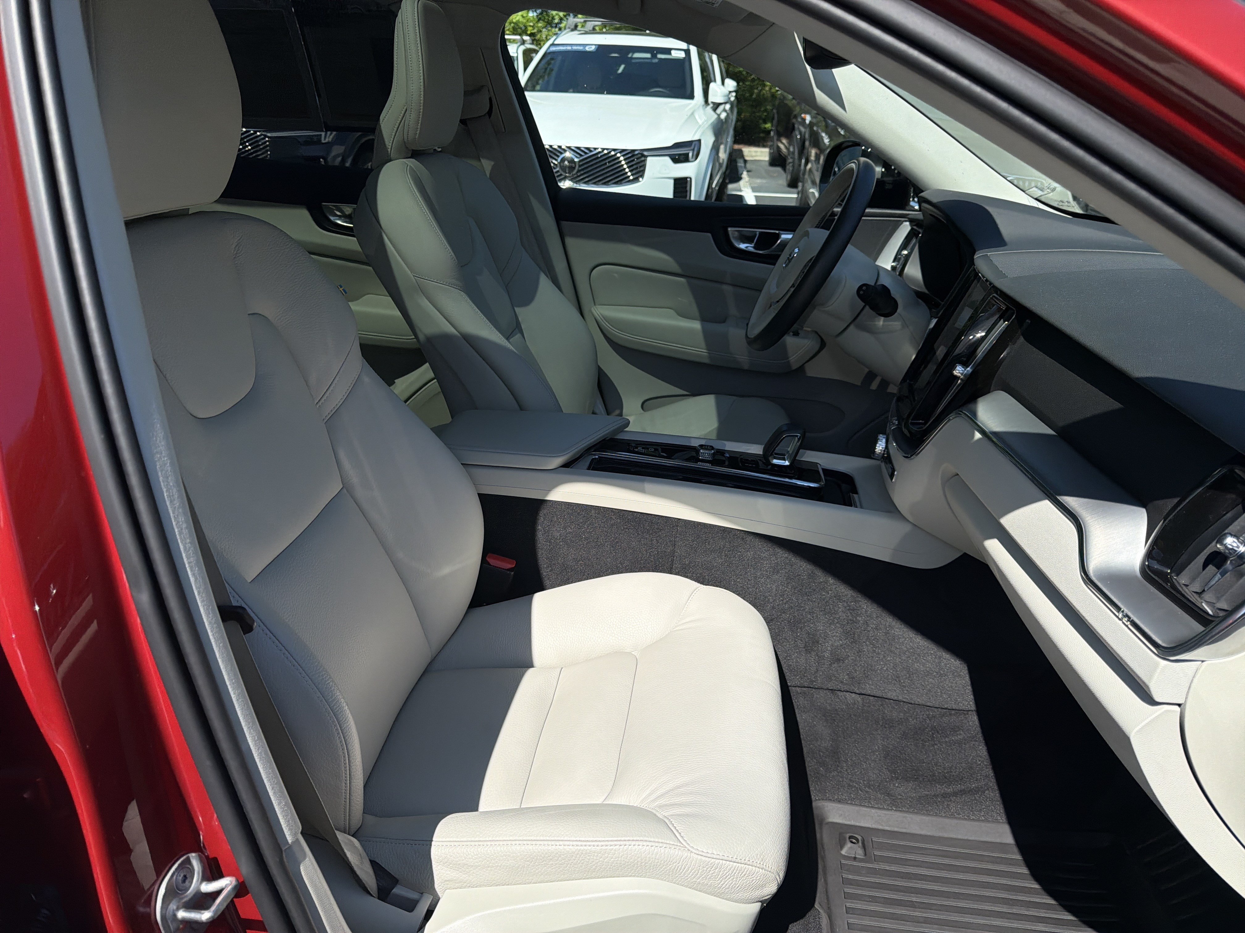 Certified 2024 Volvo XC60 B5 Core w/ Protection Package AWD/4WD image 70