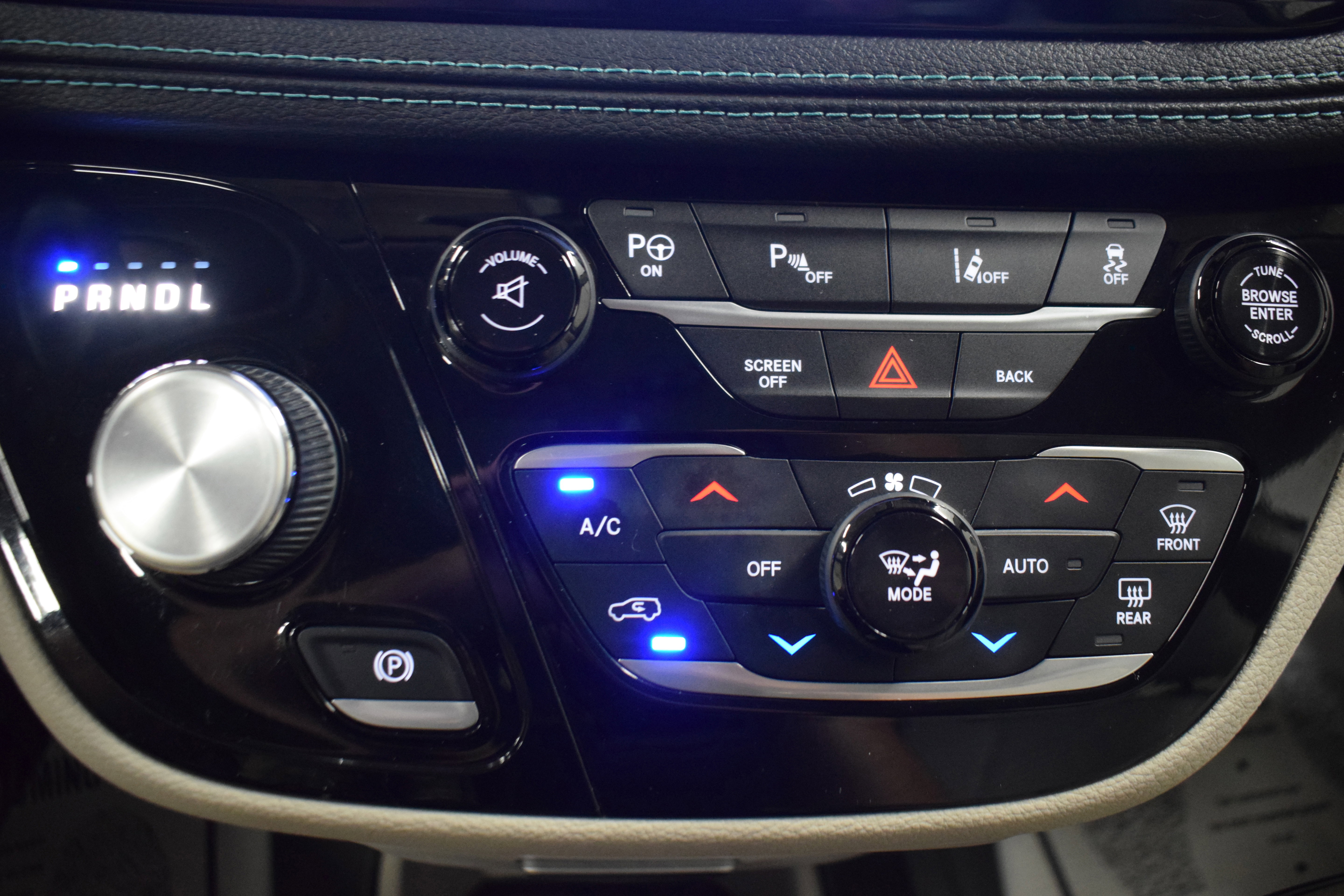 Used 2017 Chrysler Pacifica Platinum image 27