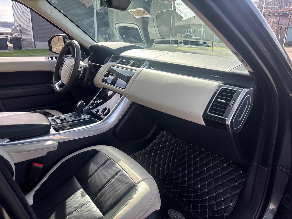 Used 2019 Land Rover Range Rover Sport HST image 27