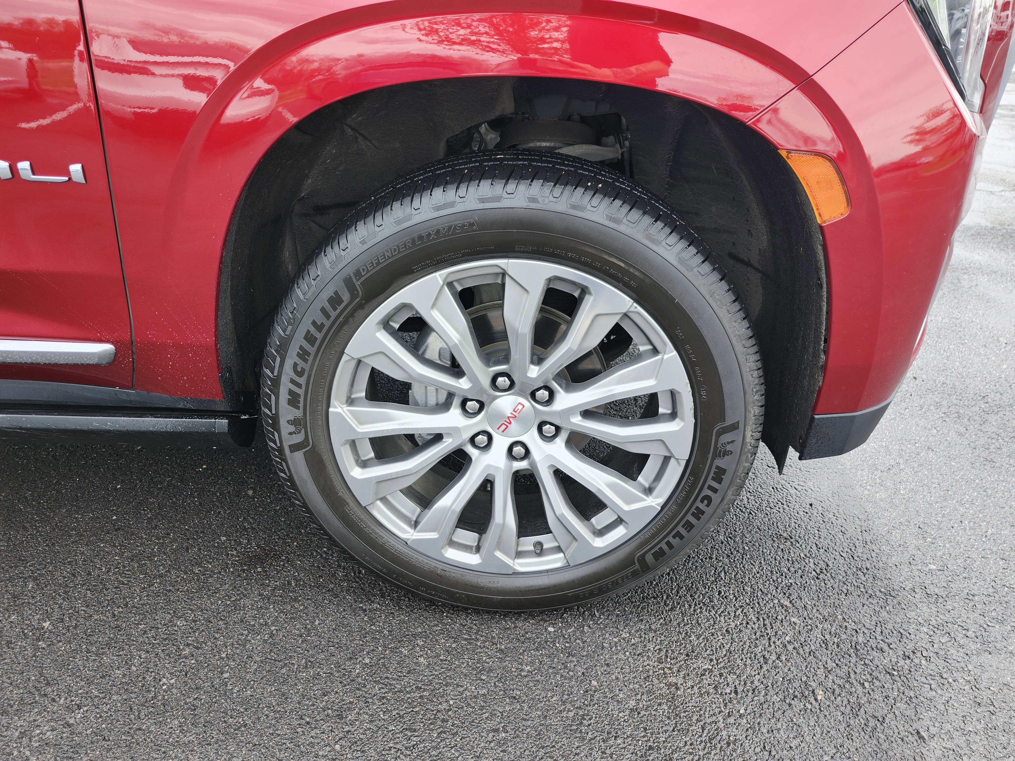 Used 2021 GMC Yukon XL Denali w/ Denali Ultimate Package image 13