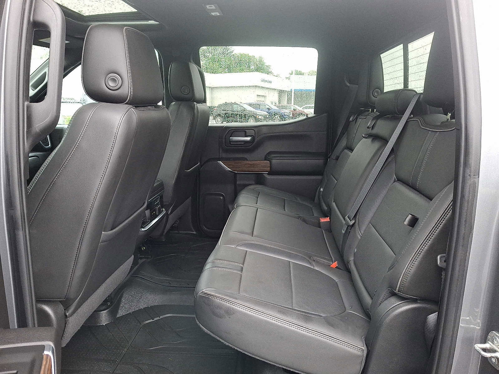 Used 2020 Chevrolet Silverado 1500 High Country w/ Technology Package AWD/4WD image 10