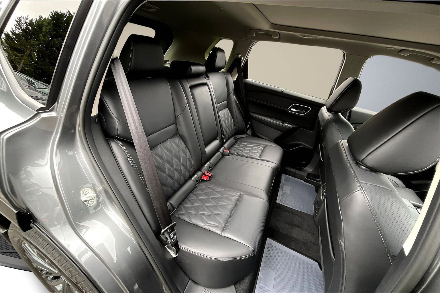 New 2026 Nissan Rogue Platinum image 9