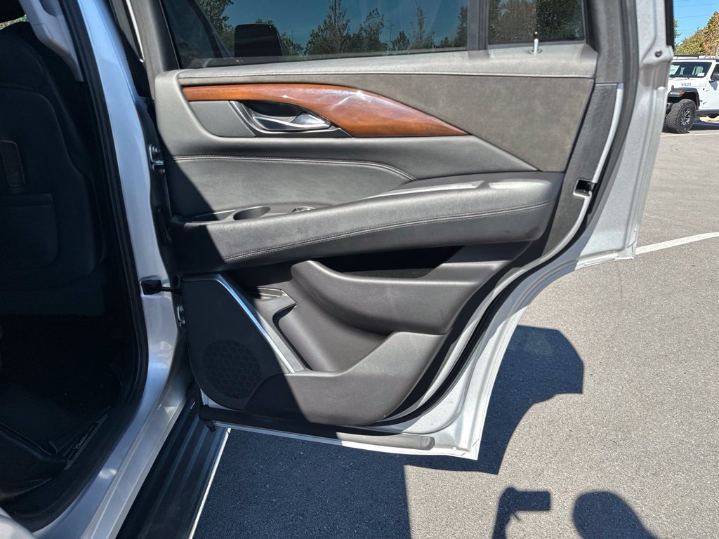 Used 2020 Cadillac Escalade Luxury RWD image 22