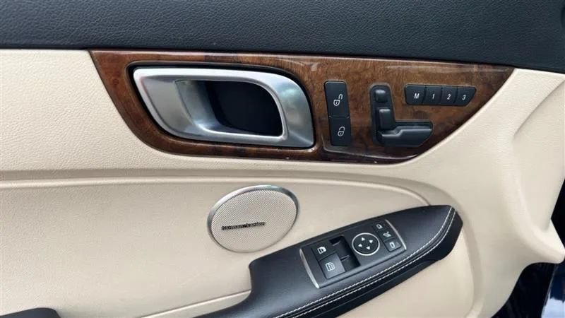 Used 2014 Mercedes-Benz SLK 250 image 25