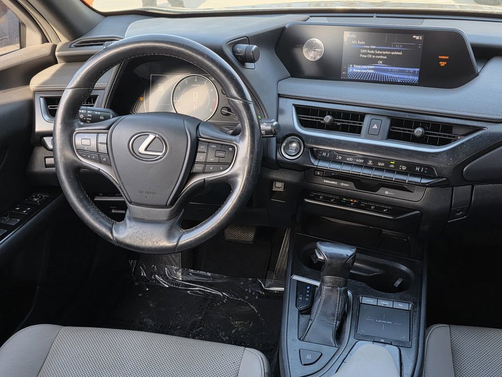 Used 2019 Lexus UX 200 w/ Premium Package image 8
