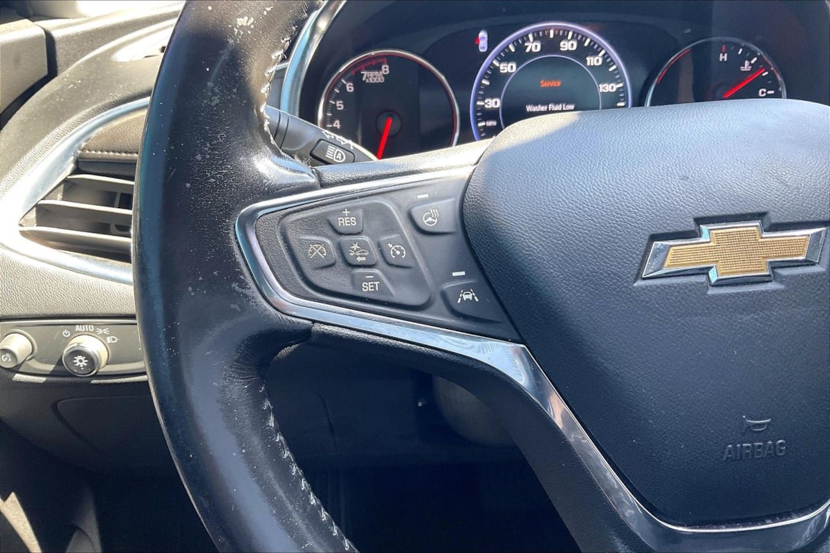 Used 2021 Chevrolet Malibu Premier FWD image 17