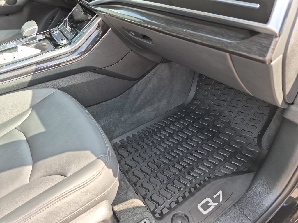 Used 2022 Audi Q7 3.0T Premium AWD/4WD image 42