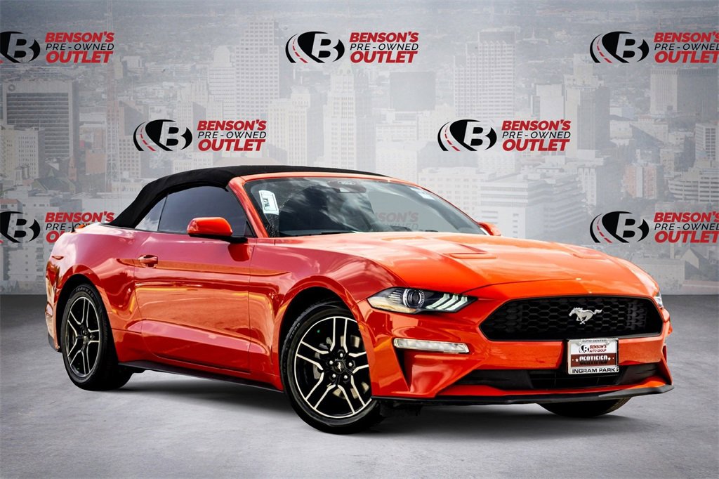 Used 2023 Ford Mustang Convertible image 1