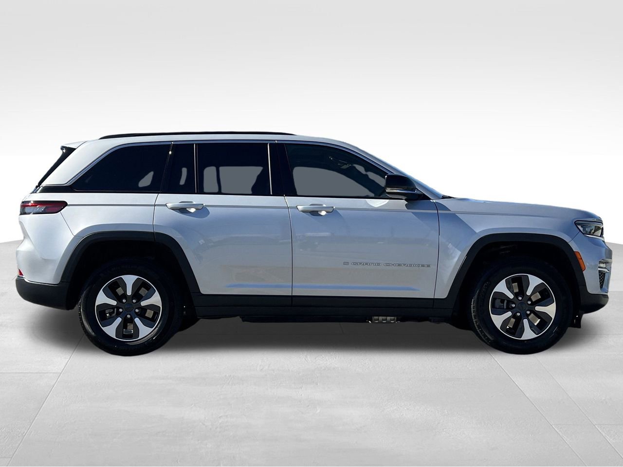 Used 2024 Jeep Grand Cherokee Limited 4xe image 35