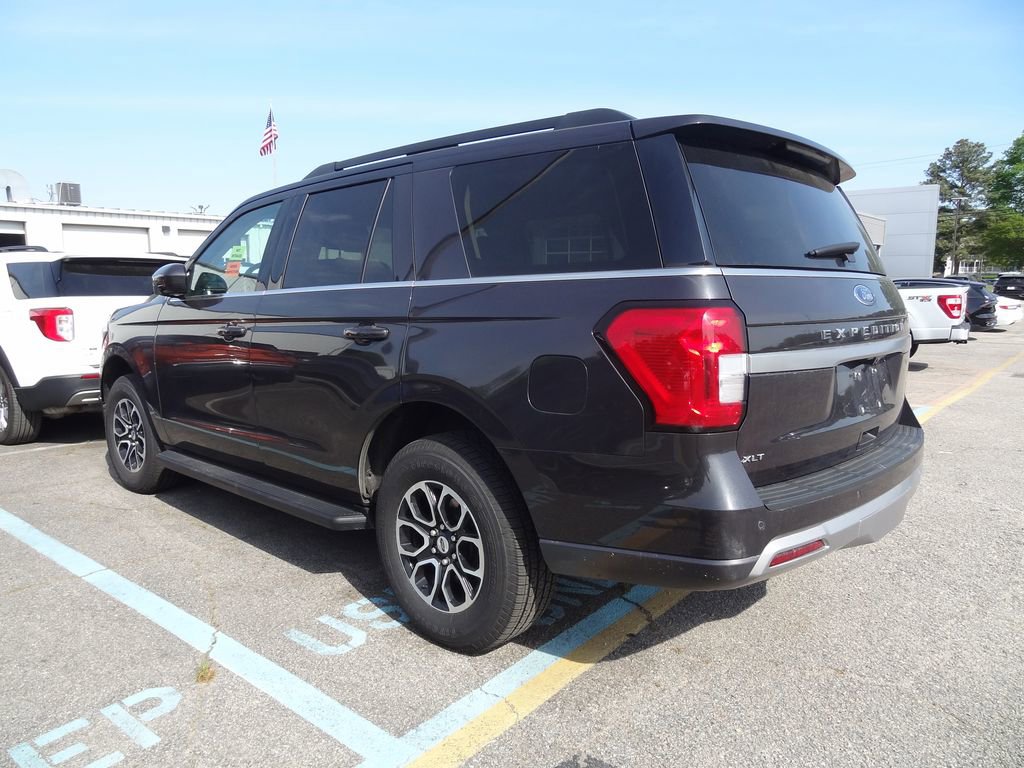Used 2024 Ford Expedition XLT image 5
