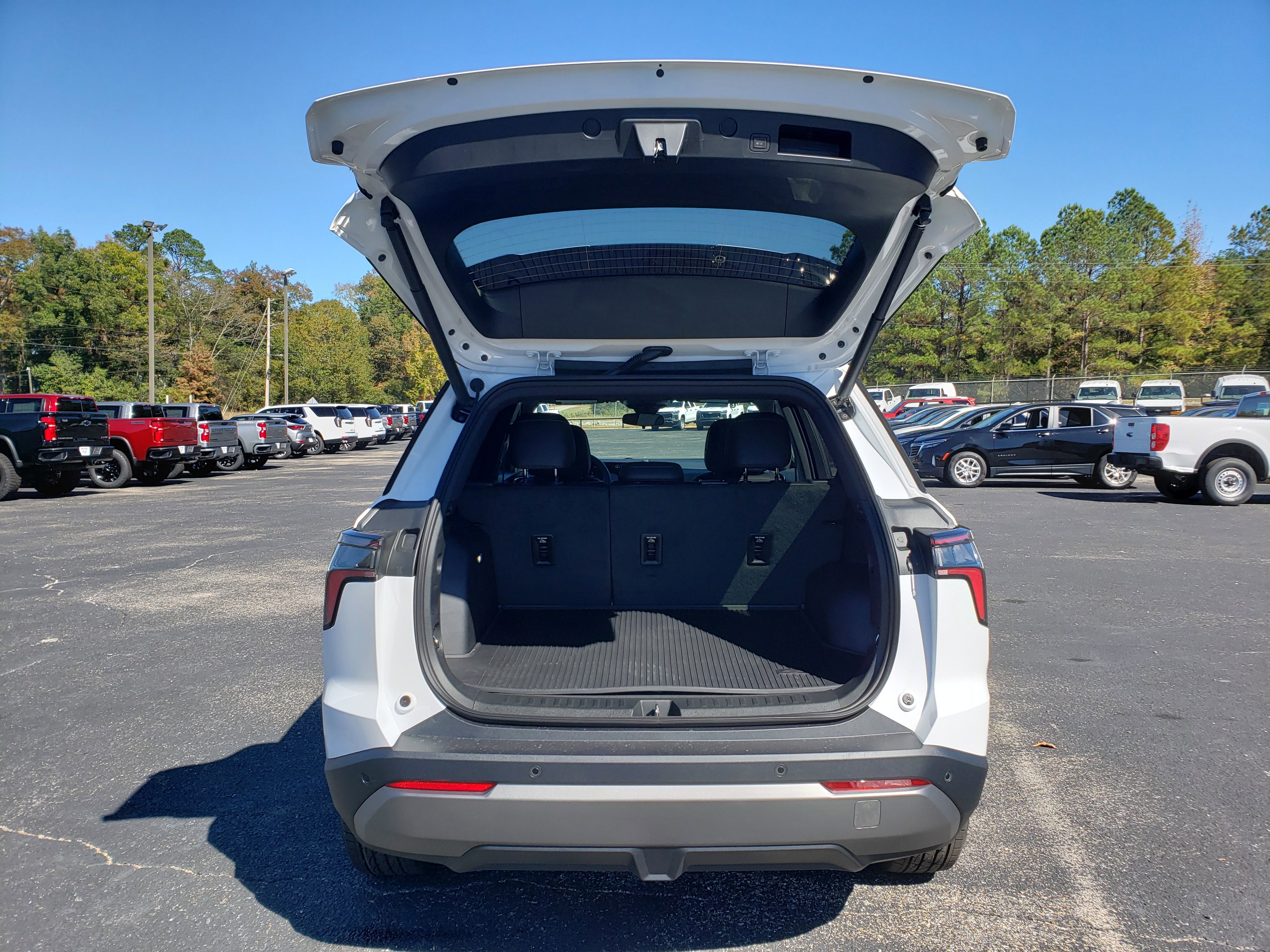 New 2026 Chevrolet Equinox LT w/ Convenience Package II image 9