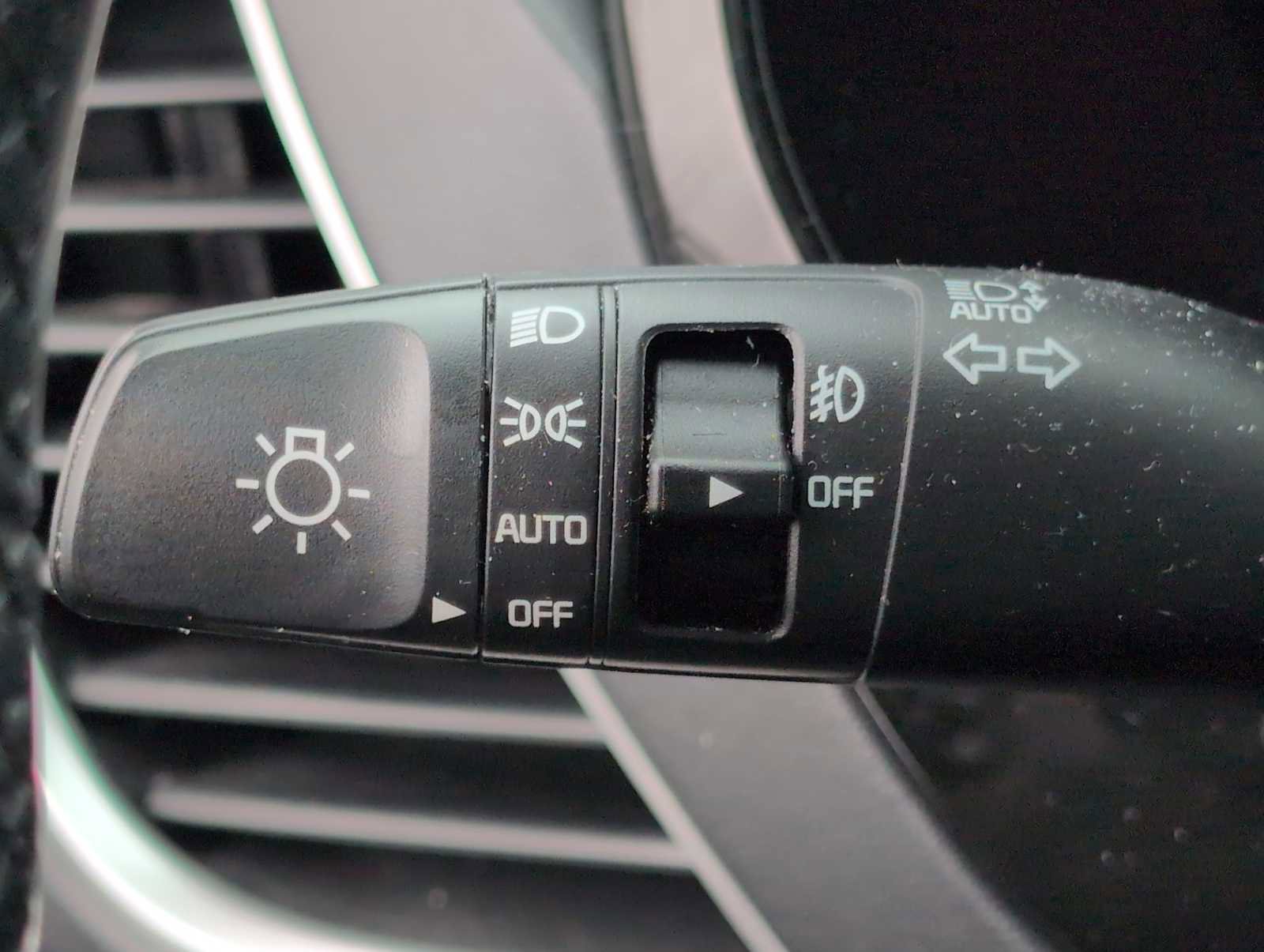 Used 2023 Kia Seltos SX w/ SX Sunroof Package image 27