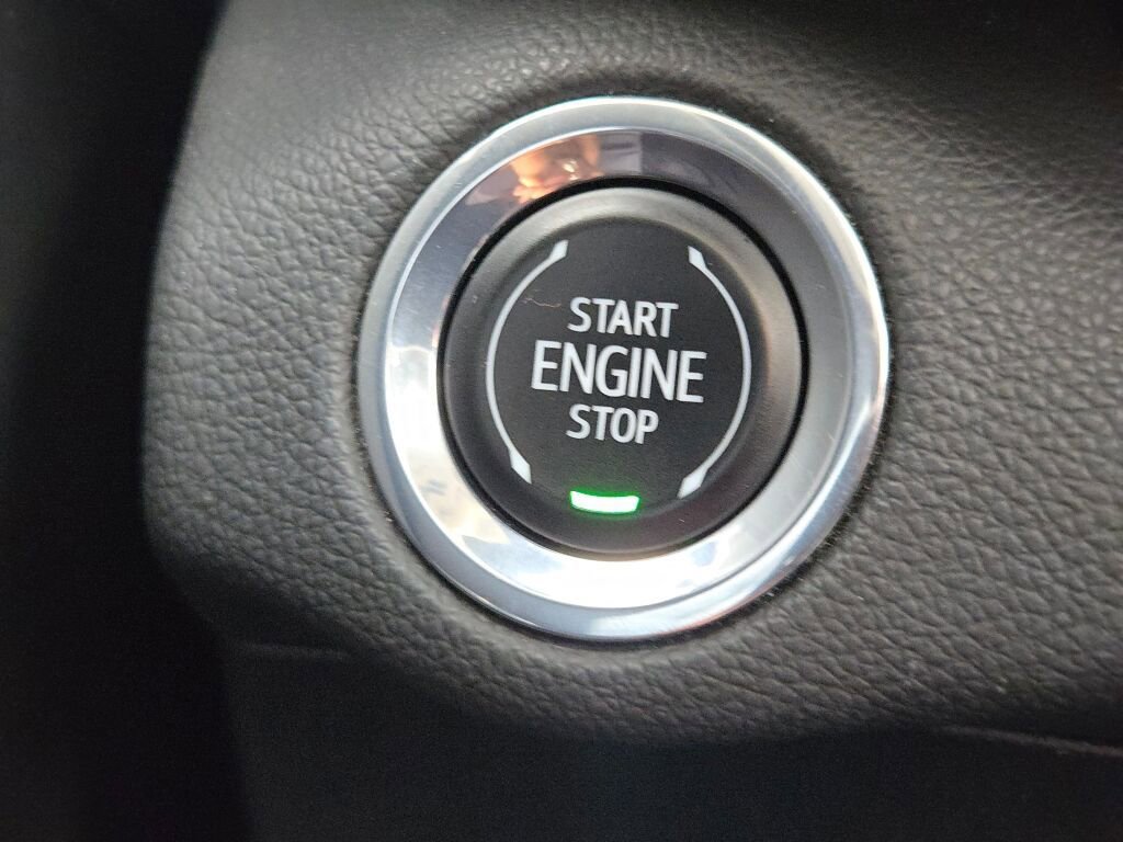 Used 2023 Buick Envision Essence w/ Sport Touring Package AWD/4WD image 31