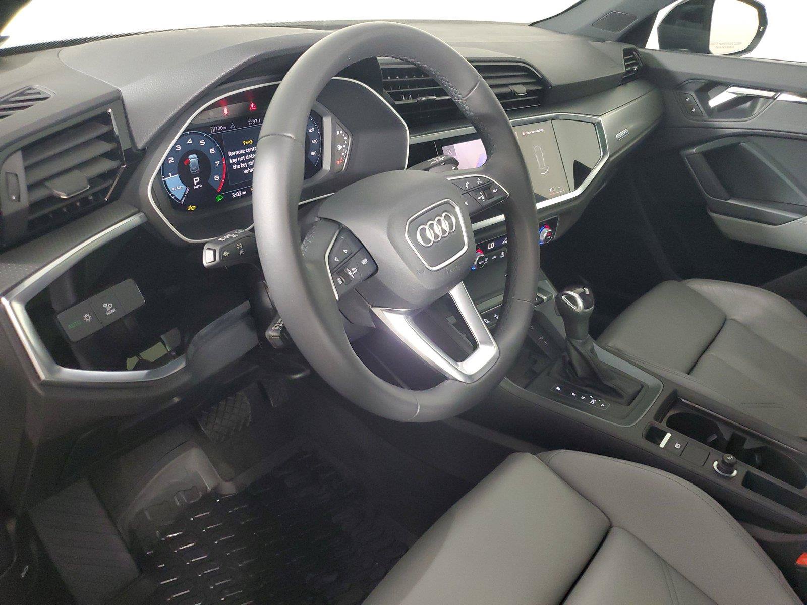 Used 2025 Audi Q3 2.0T Premium w/ Convenience Package AWD/4WD image 24