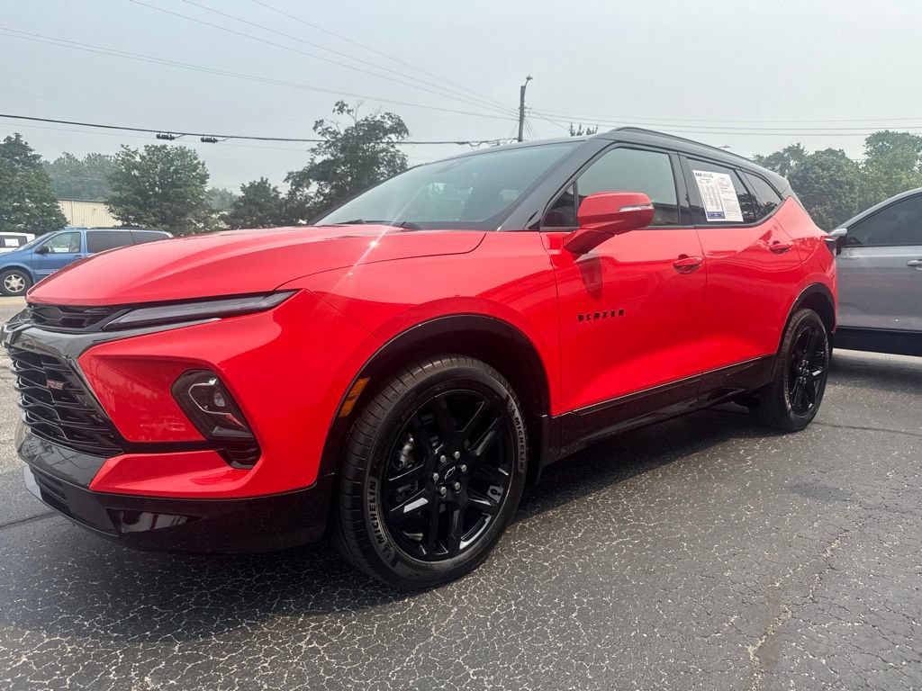 Used 2026 Chevrolet Blazer RS w/ Enhanced Convenience Package AWD/4WD image 3
