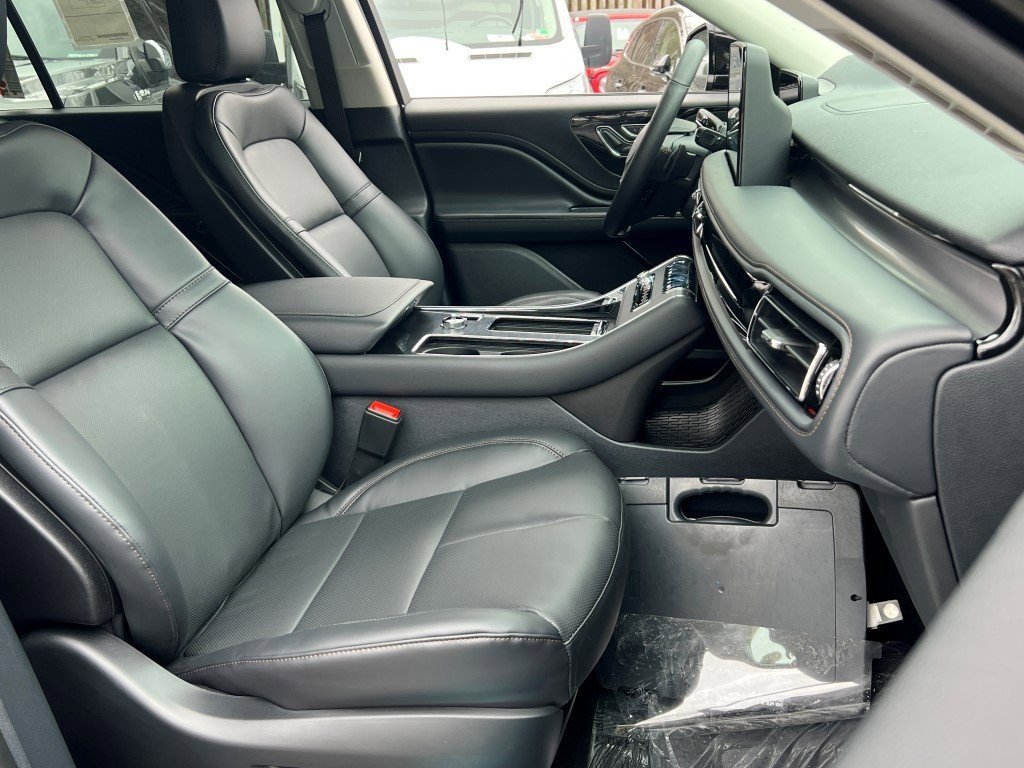 New 2026 Lincoln Aviator 2WD image 7