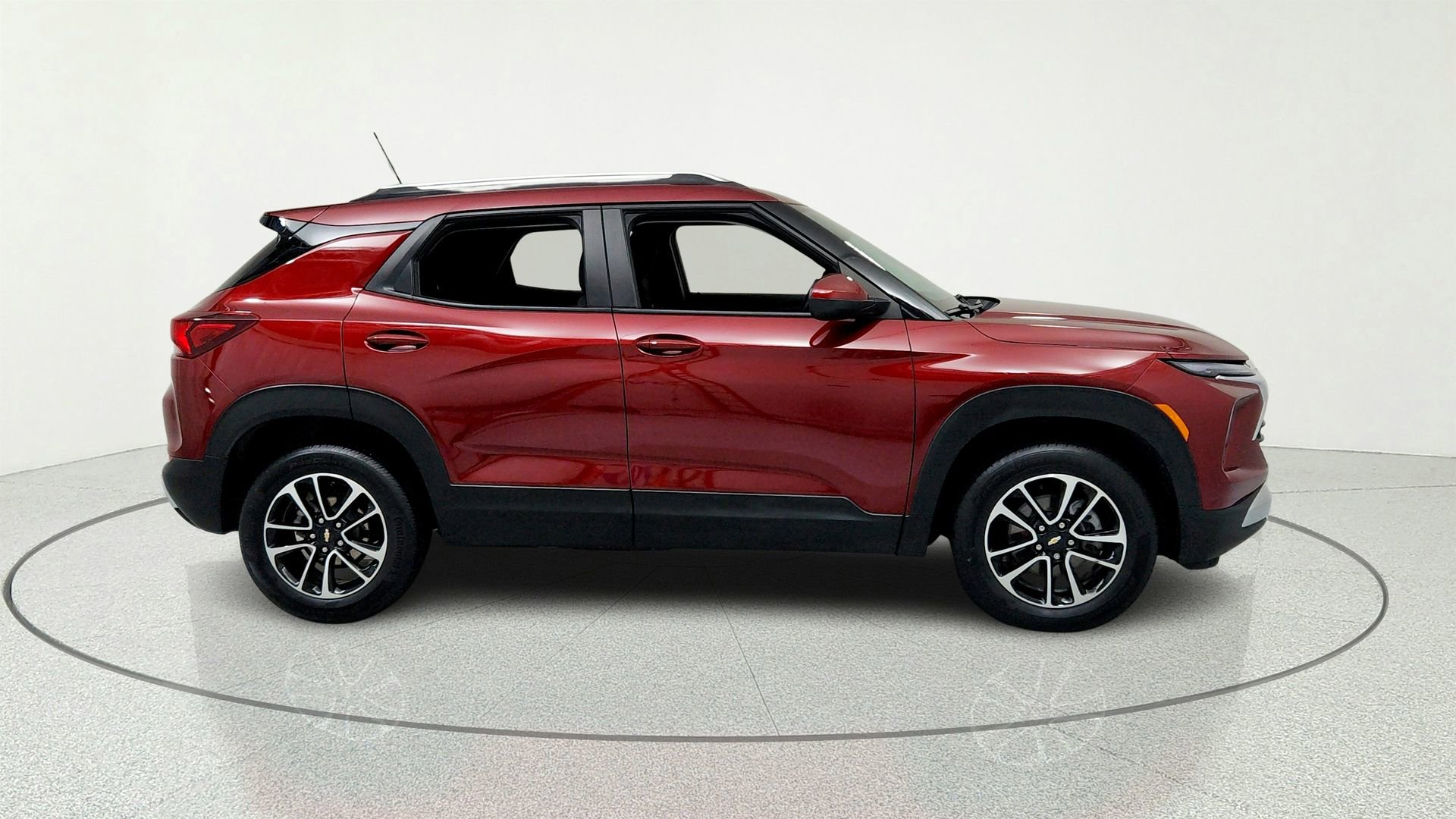 Used 2025 Chevrolet TrailBlazer LT w/ Convenience Package AWD/4WD image 6