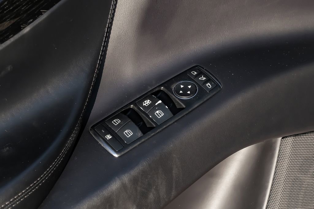 Used 2018 Tesla Model X 75D image 36