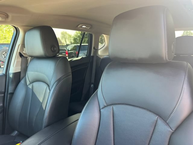 Used 2020 Buick Envision Essence AWD/4WD image 12