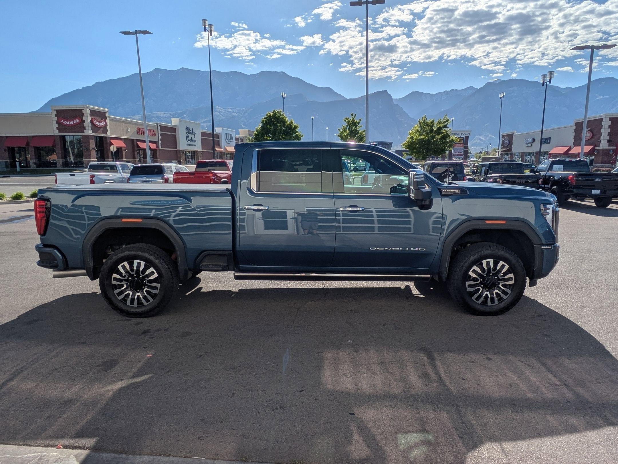 Used 2024 GMC Sierra 3500 Denali Ultimate AWD/4WD image 2