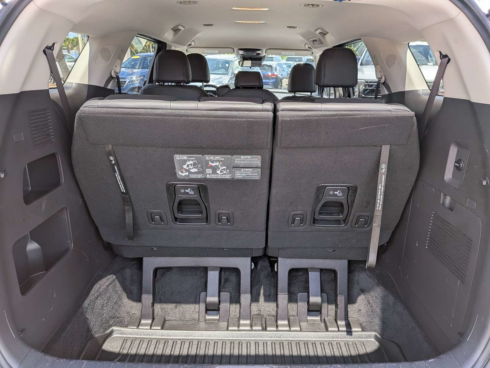 Used 2026 Kia Carnival FWD image 13