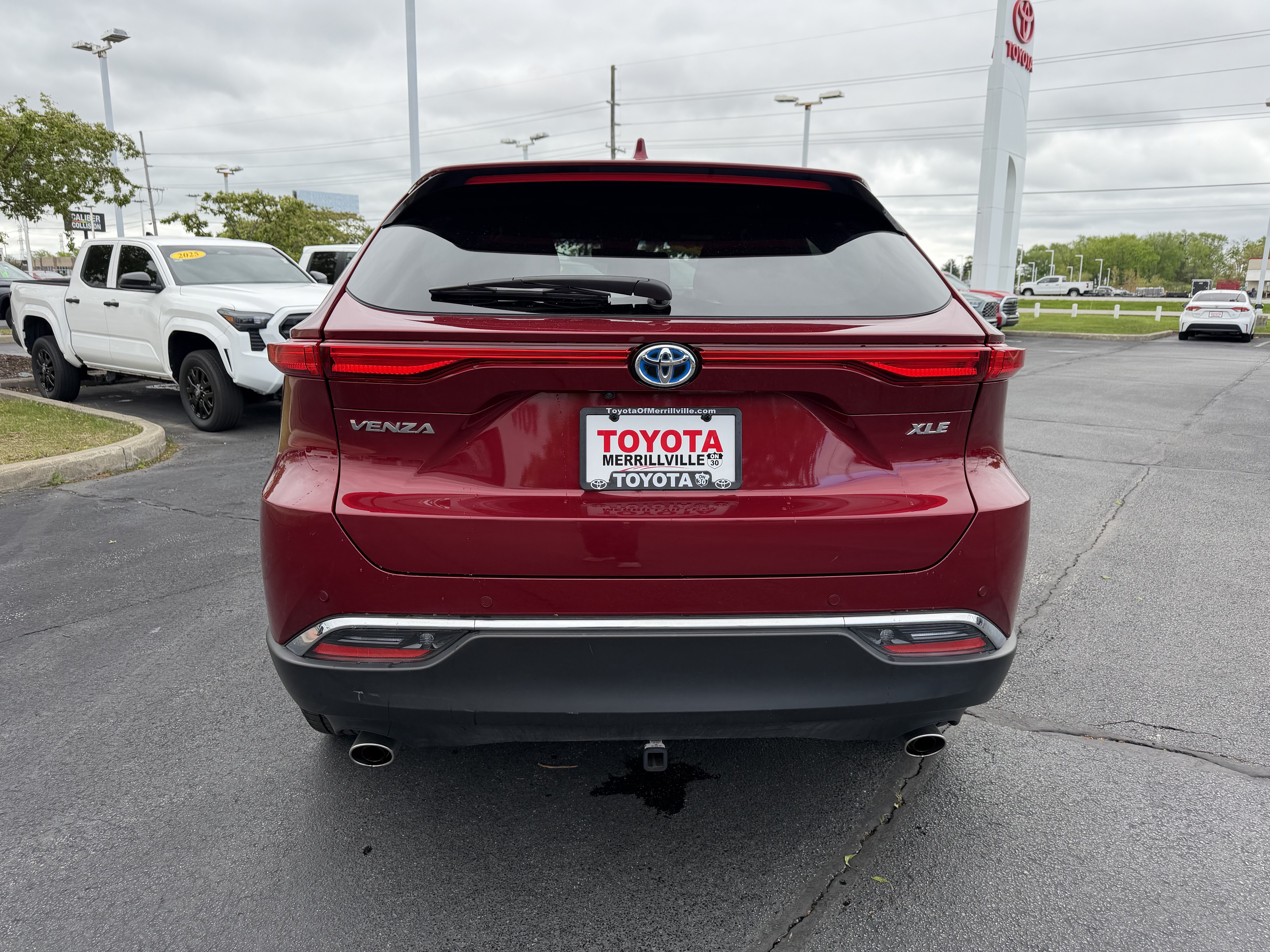 Certified 2024 Toyota Venza XLE AWD/4WD image 7